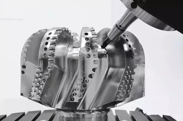 鋁合金手板模型出現(xiàn)白斑如何解決和預防？